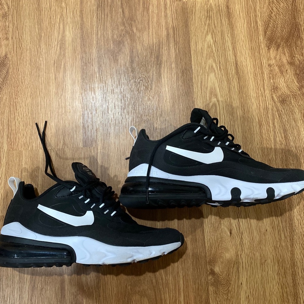 Nike Air Max 270 reacts